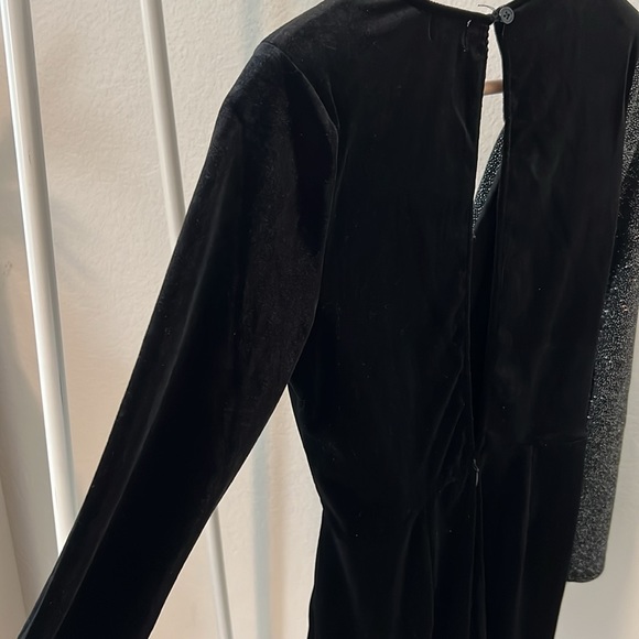 NWT. NEVER WORN. Open back long sleeve romper. - Picture 6 of 8